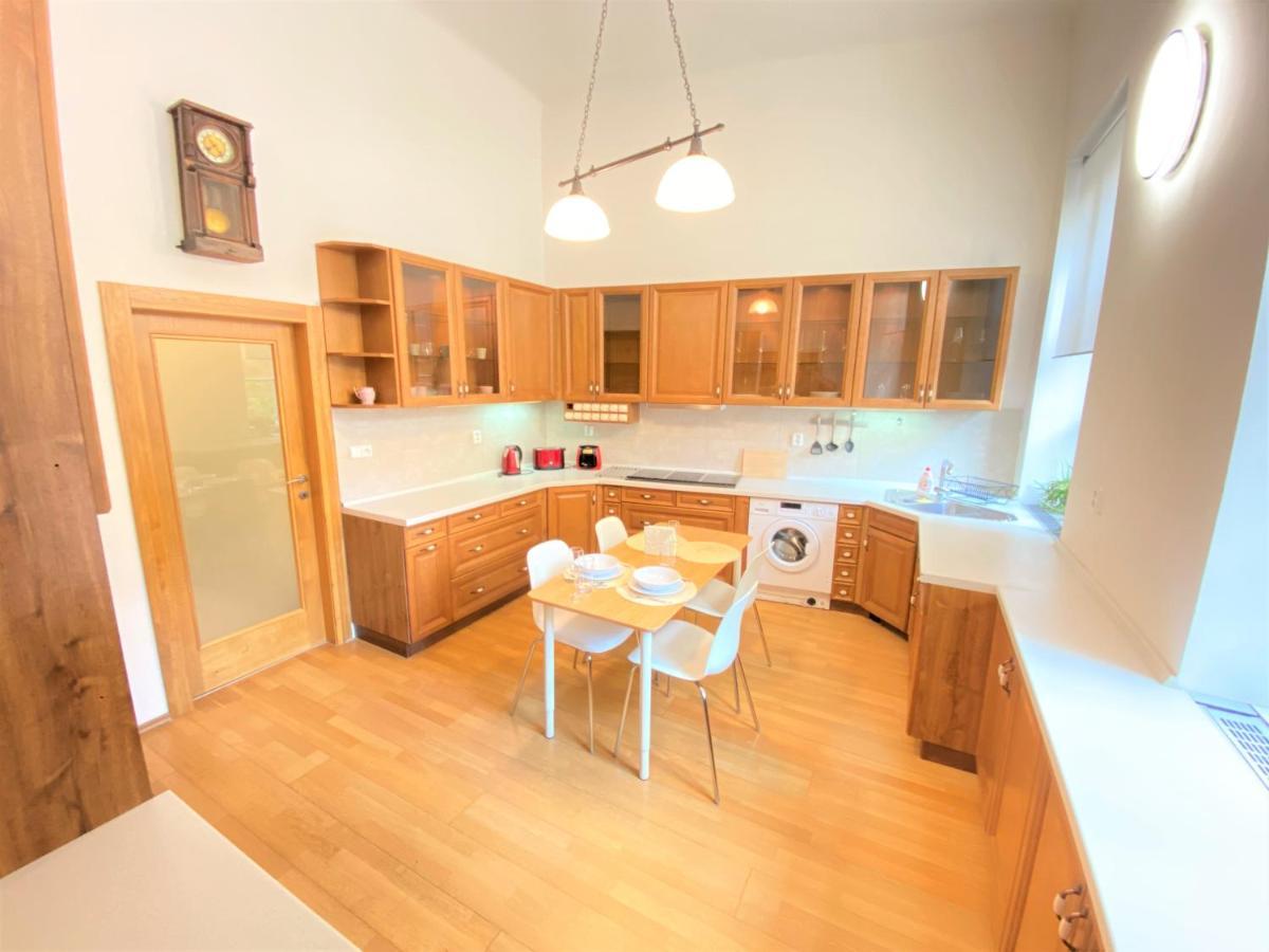 Apartment Black Eagle