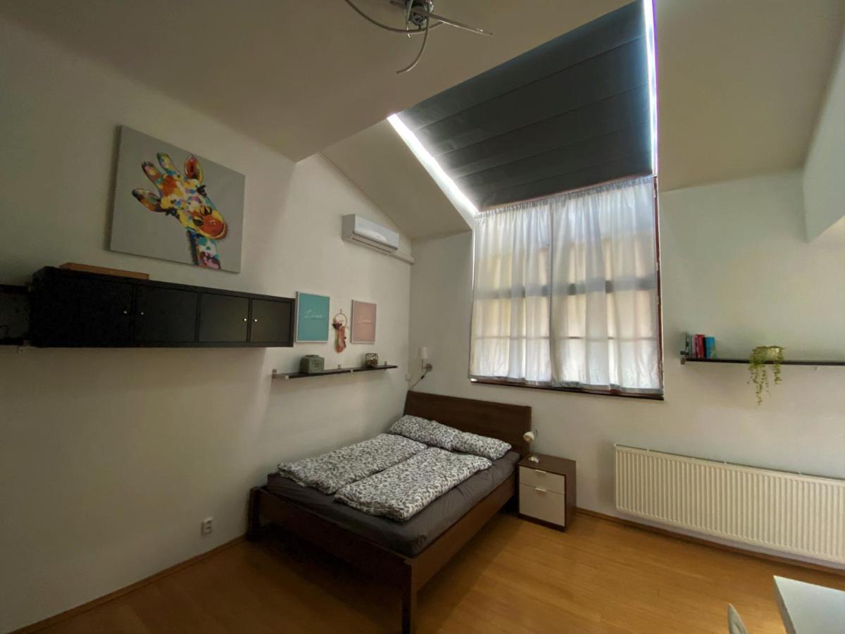 Black Eagle Apartment