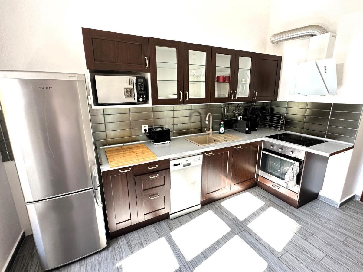Black Eagle Apartment