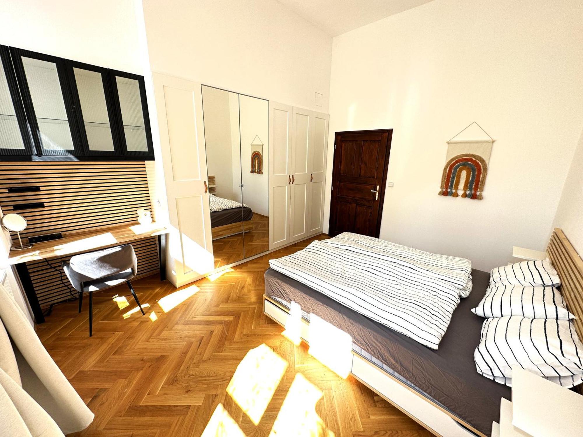 Black Eagle Apartment